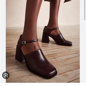 ISO Jeffrey Campbell Audrey Mary Jane heels in size 5.5 or 6. Brown or black.